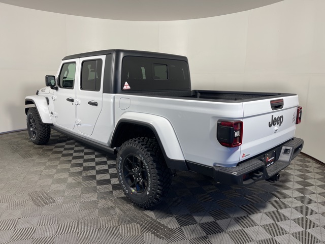 2025 Jeep Gladiator Willys photo 4