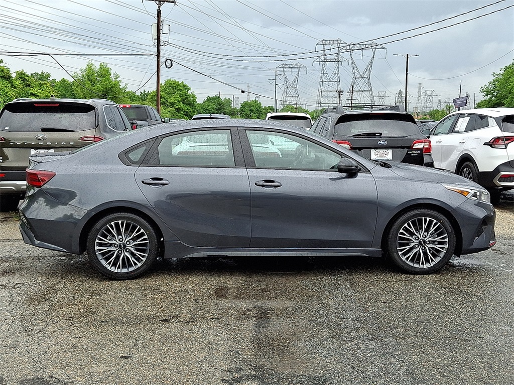 2022 Kia Forte GT-Line photo 7