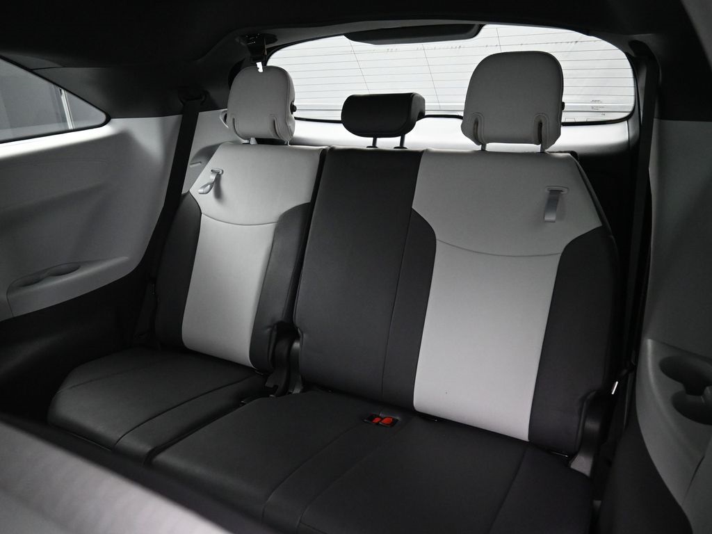 2024 Toyota Sienna XSE photo 27