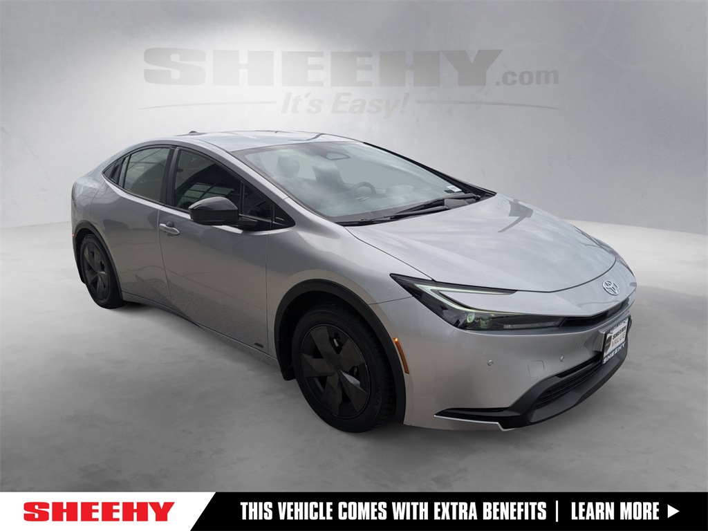 2023 Toyota Prius LE's photo