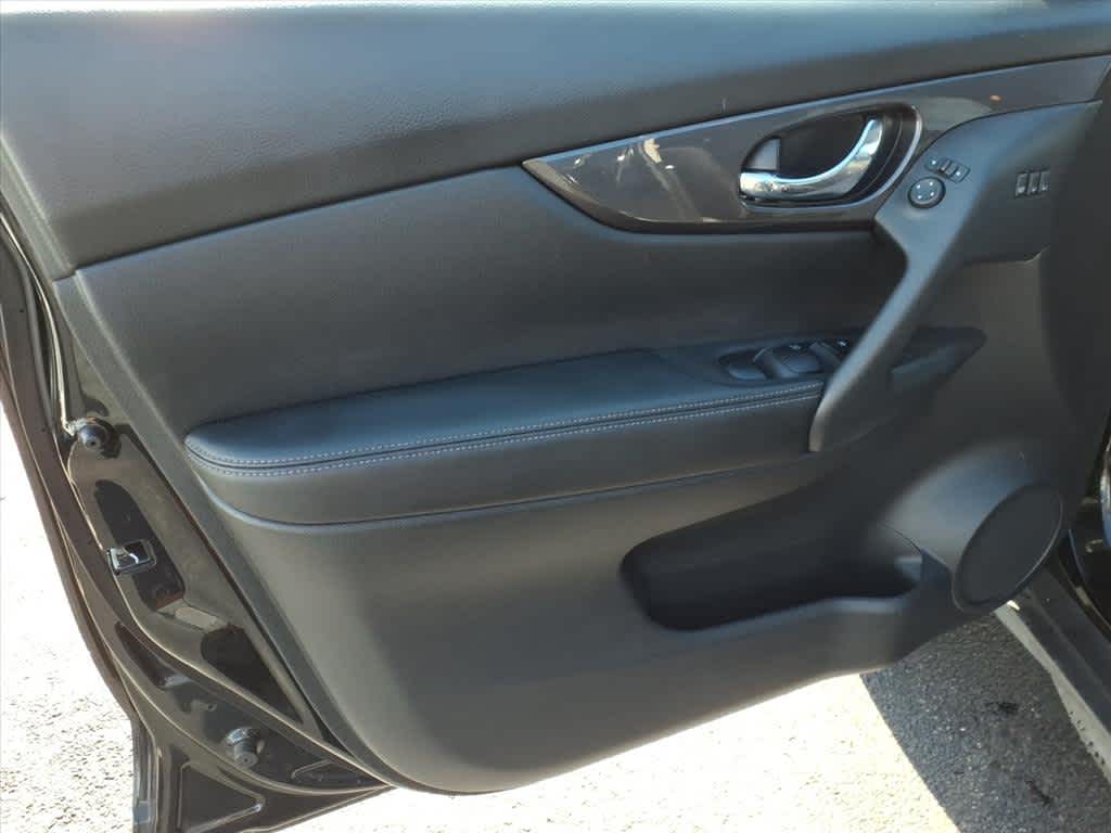 2020 Nissan Rogue SV photo 10