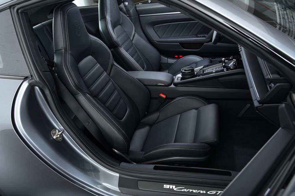2026 Porsche 911 Coupe GTS photo 22