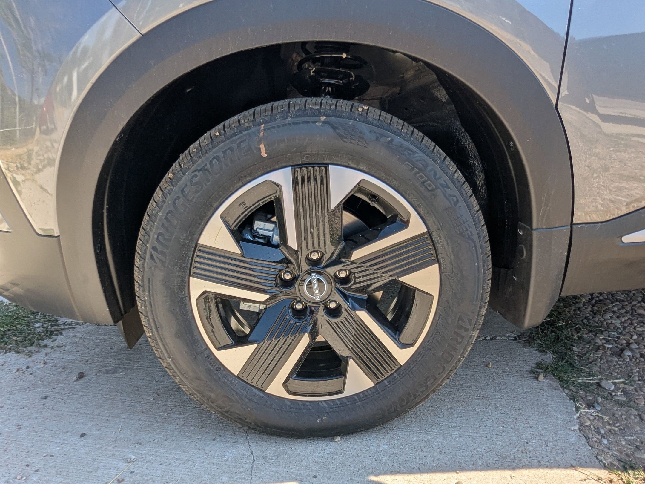 2025 Nissan Kicks SV photo 14