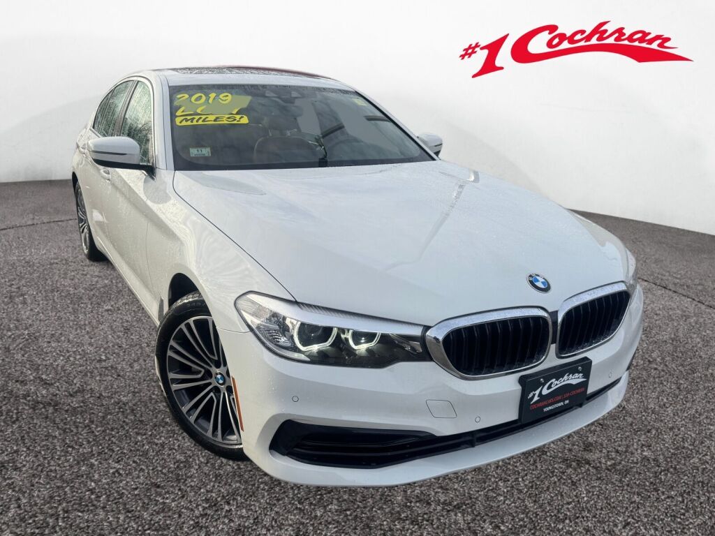 2019 BMW 5 Series 540i's photo