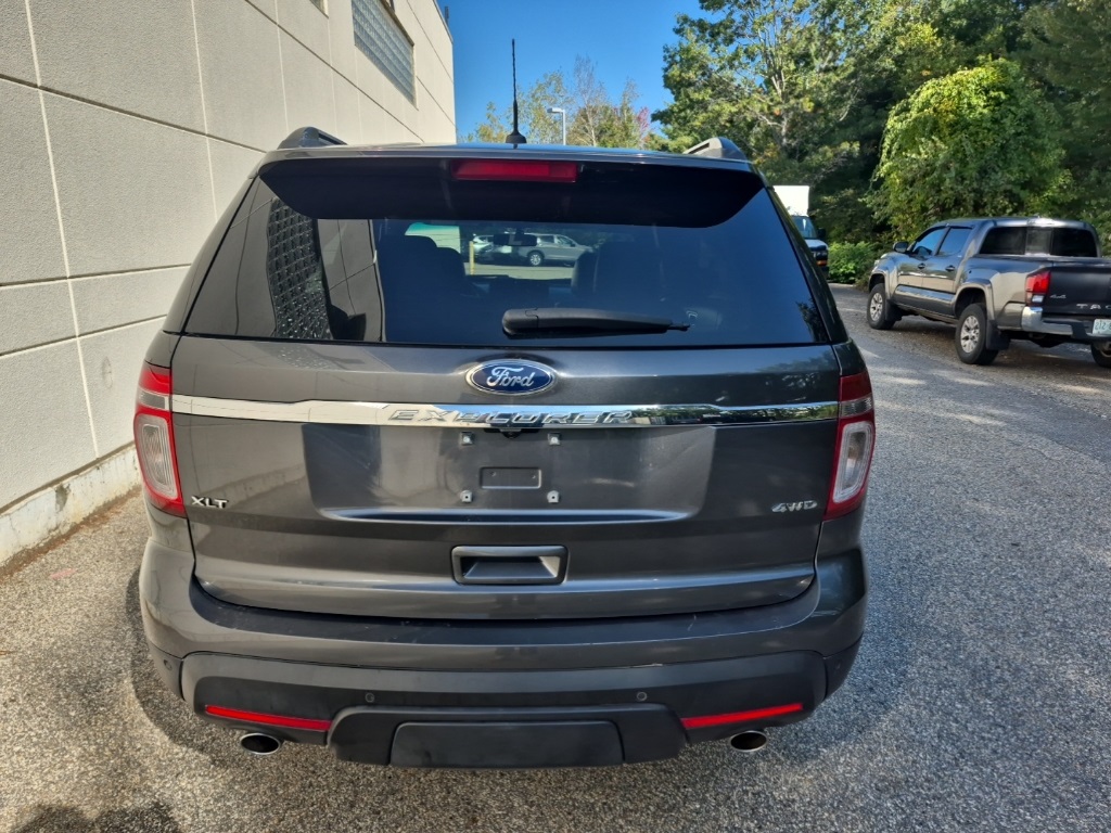 2015 Ford Explorer XLT photo 4