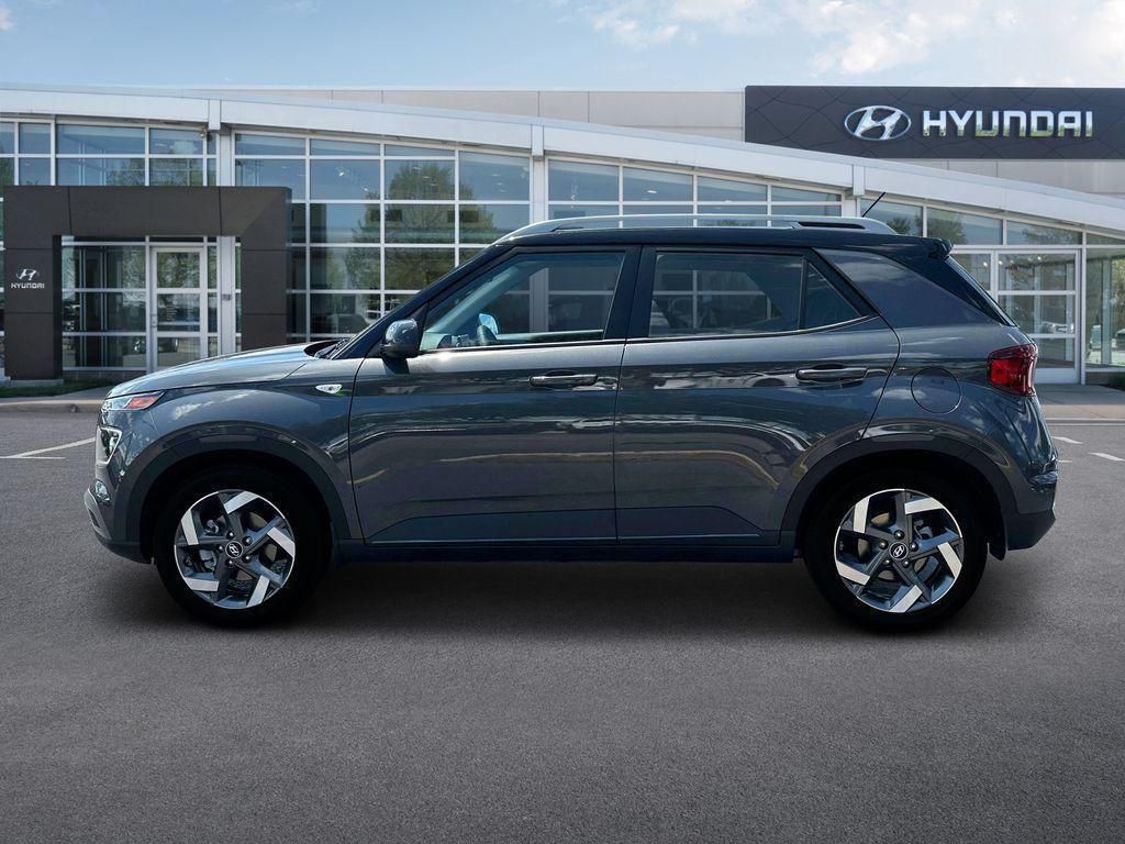 2025 Hyundai Venue SEL Limited photo 3