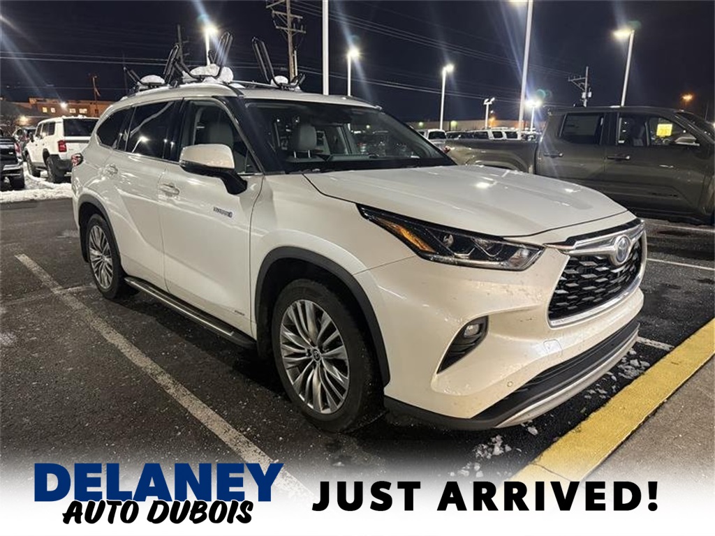 2021 Toyota Highlander Platinum's photo