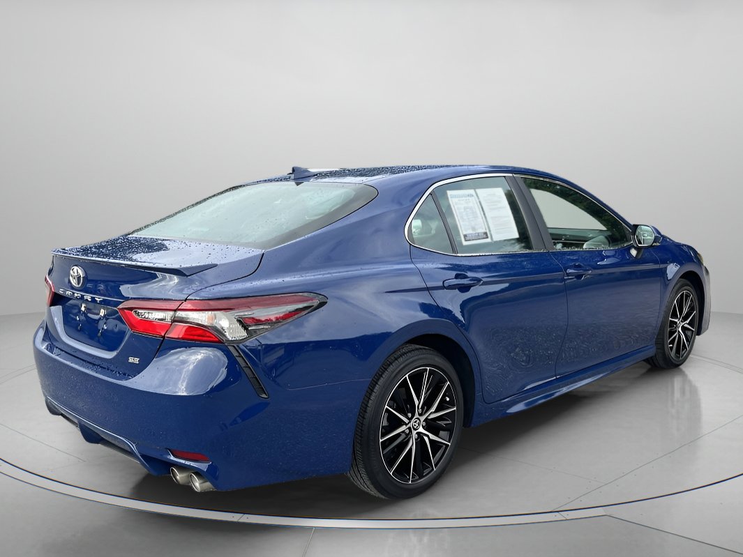 2024 Toyota Camry SE photo 3