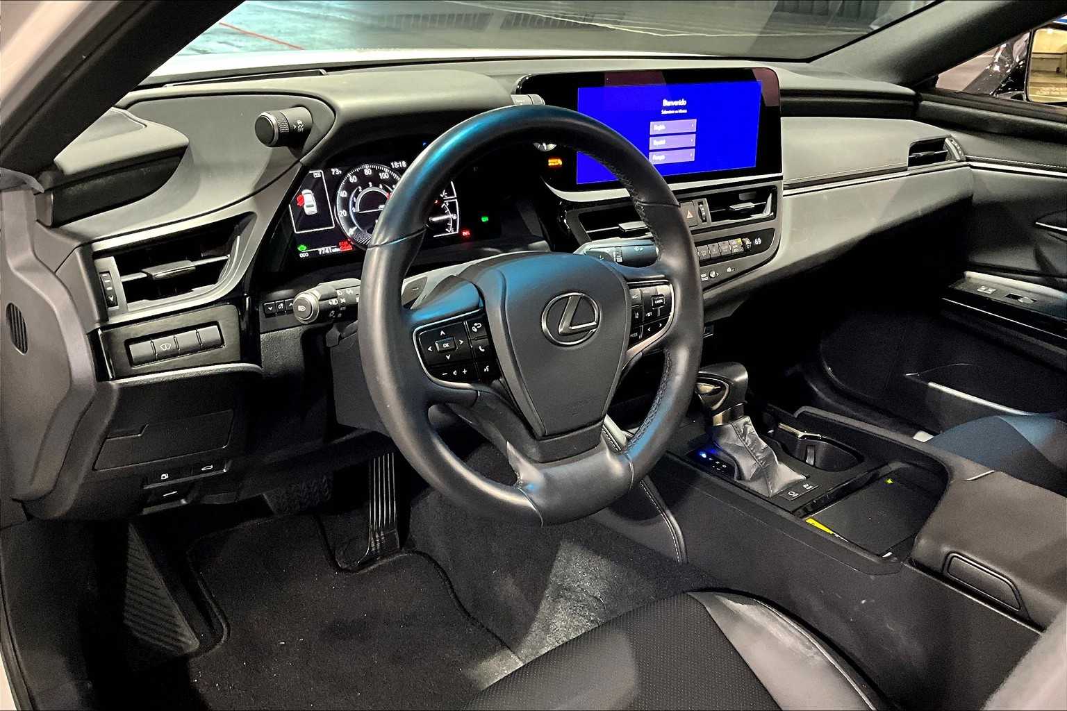 2025 Lexus ES Premium photo 16