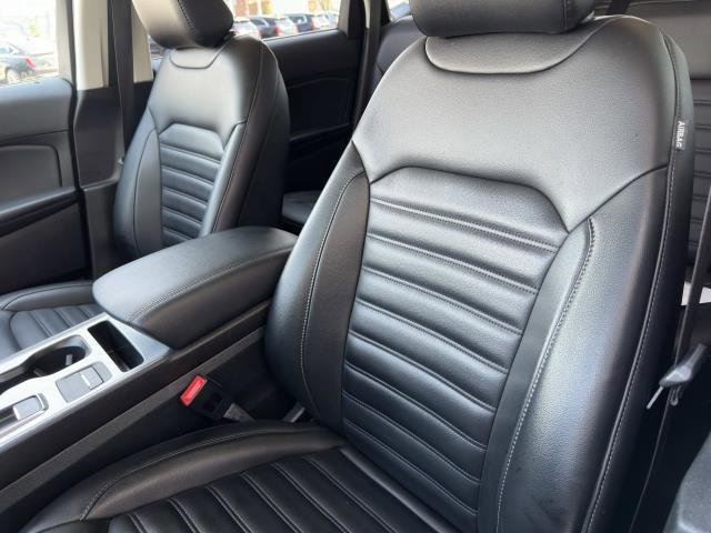 2022 Ford Edge SEL photo 36
