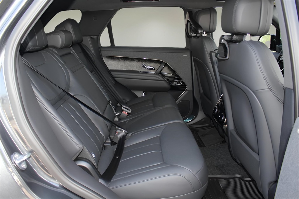 2025 Land Rover Range Rover Sport SE photo 15