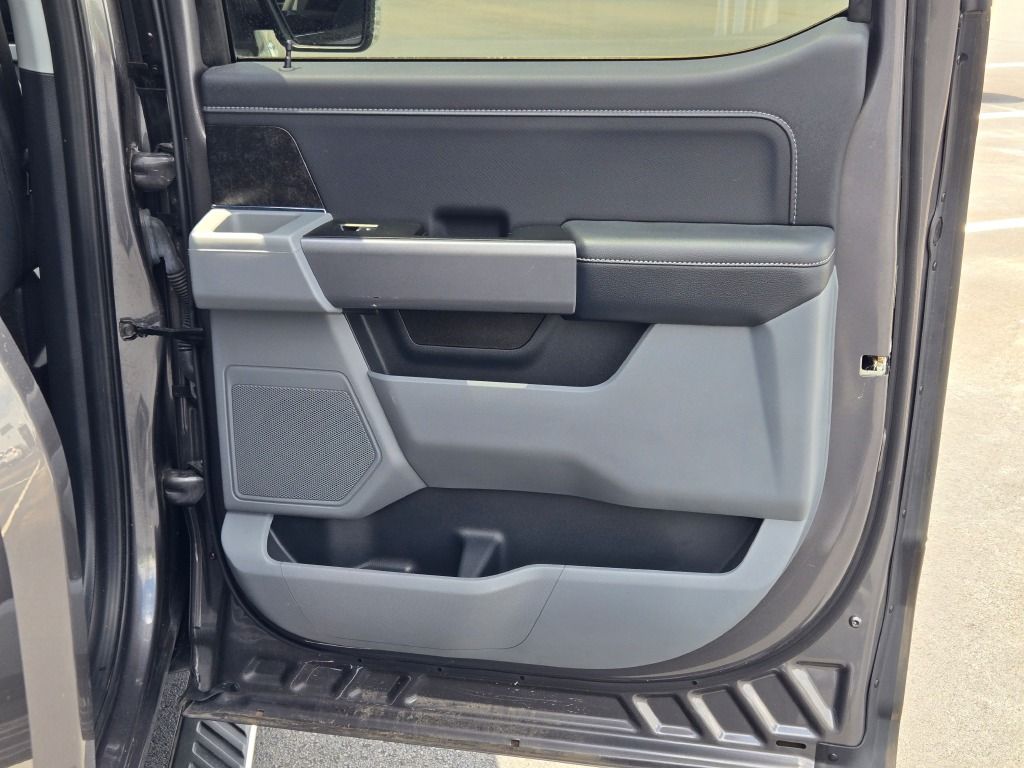 2022 Ford F-150 XLT photo 7