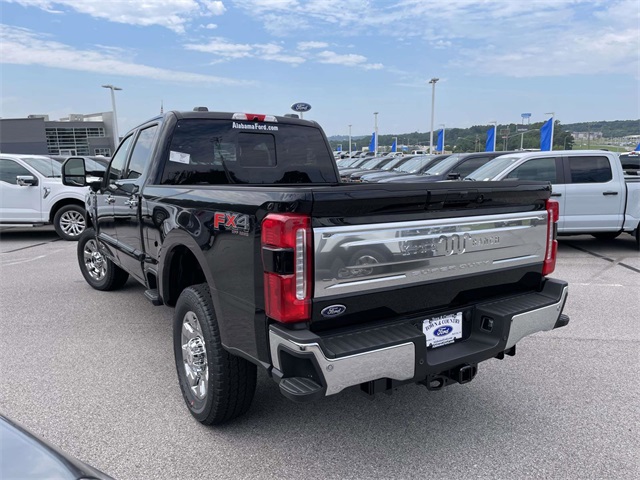 2025 Ford F-350 photo 3