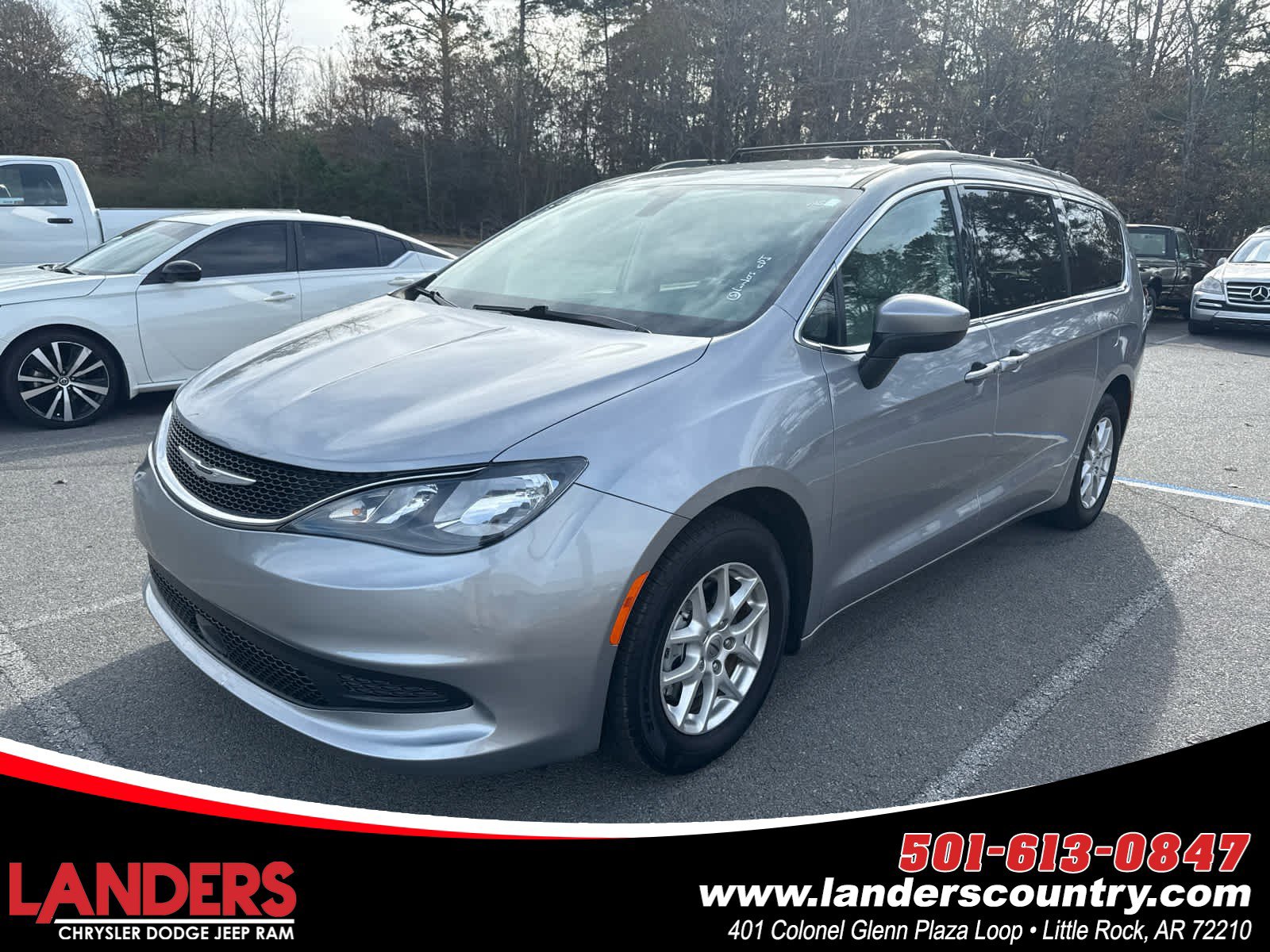 2021 Chrysler Voyager's photo