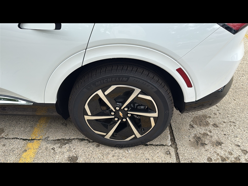 2025 Chevrolet Equinox EV 1LT photo 23