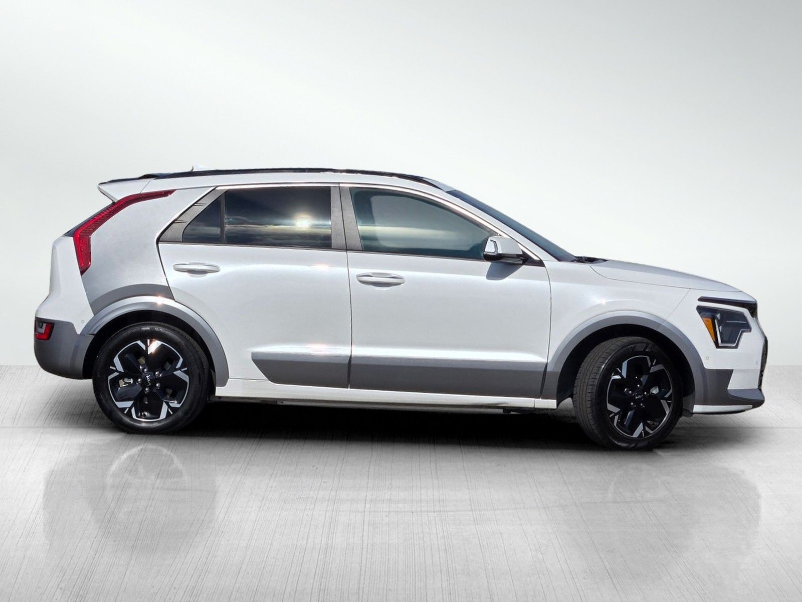 2023 Kia Niro EV Wave photo 3