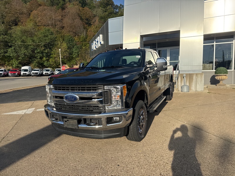 2017 Ford F-250 XLT photo 3