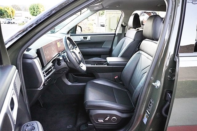 Used 2025 Green Hyundai SEL image 14