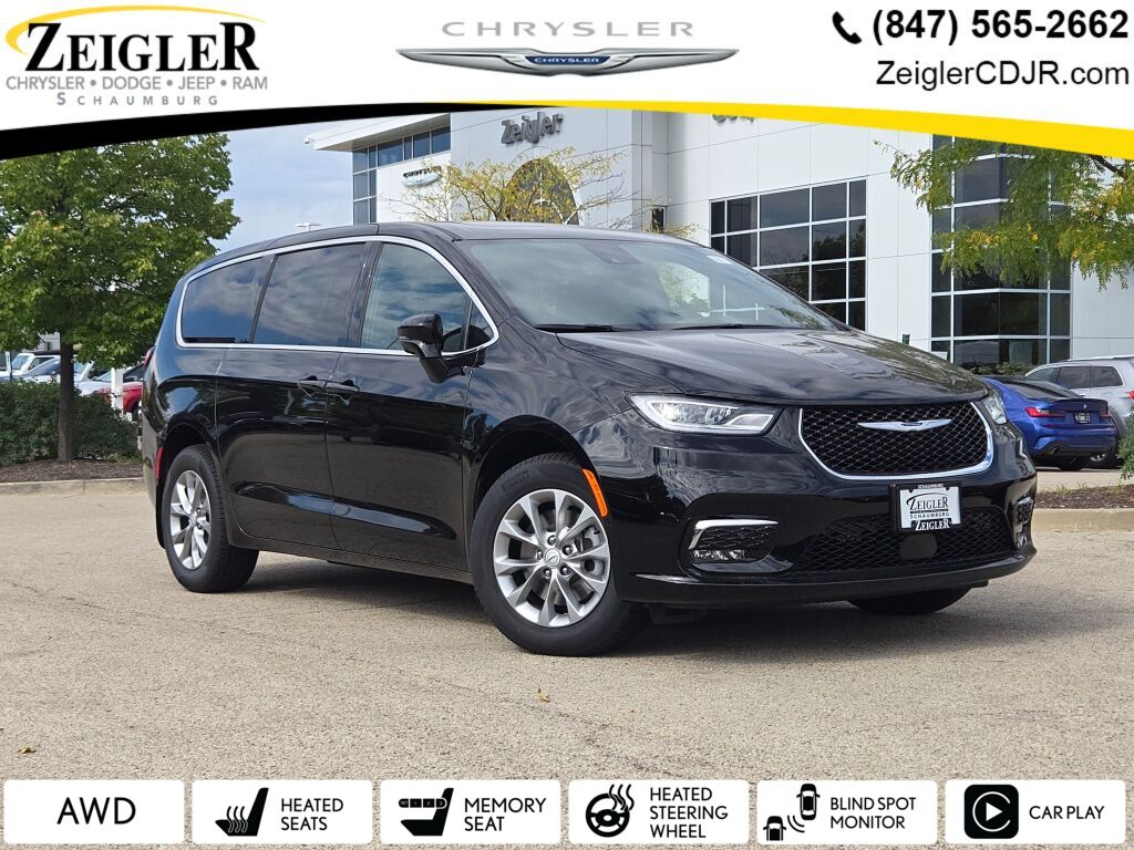 2026 Chrysler Pacifica Select's photo
