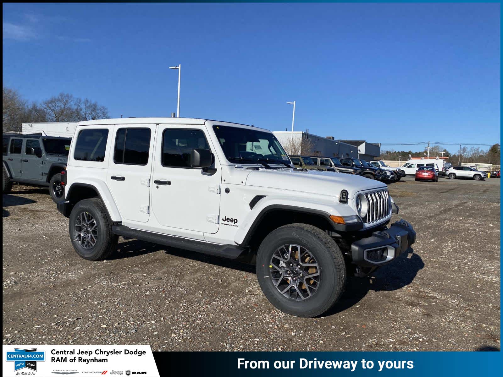 2026 Jeep Wrangler 4-Door Sahara's photo