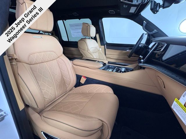 2025 Jeep Grand Wagoneer III photo 20
