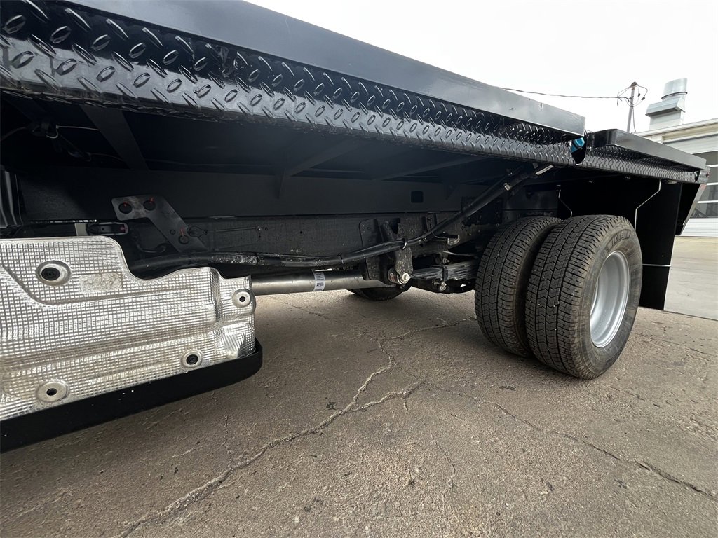 2025 Chevrolet Silverado 3500HD Work Truck photo 3