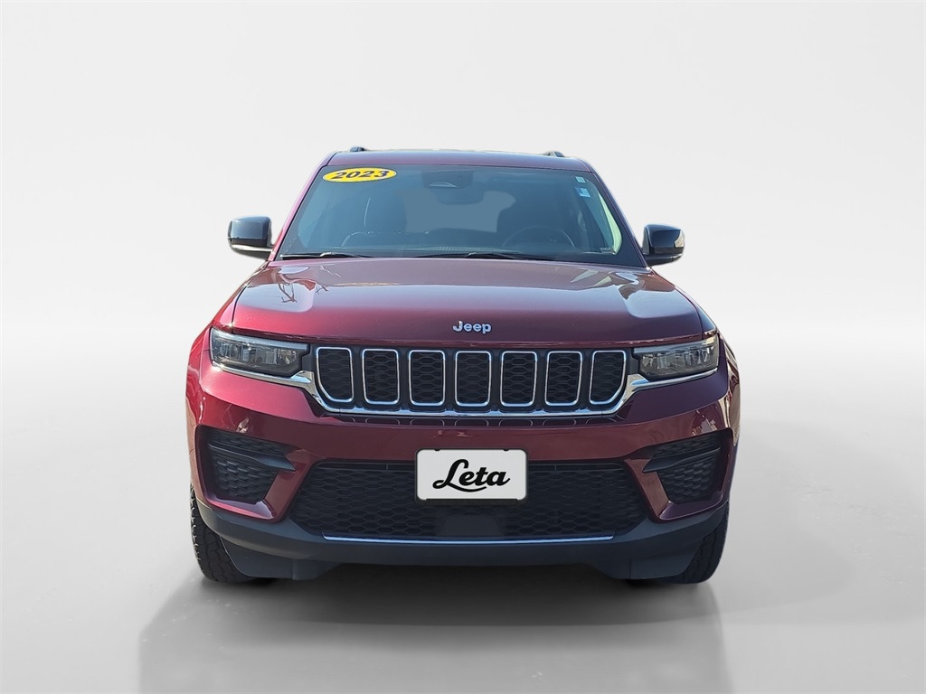 2023 Jeep Grand Cherokee Laredo photo 3