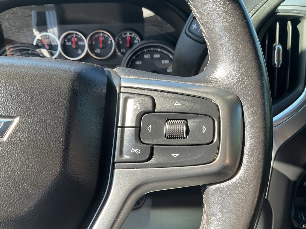 2020 Chevrolet Silverado 1500 RST photo 3