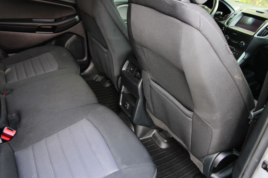 2020 Ford Edge SE photo 47