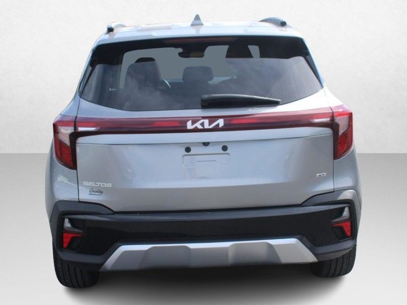 2024 Kia Seltos EX photo 3