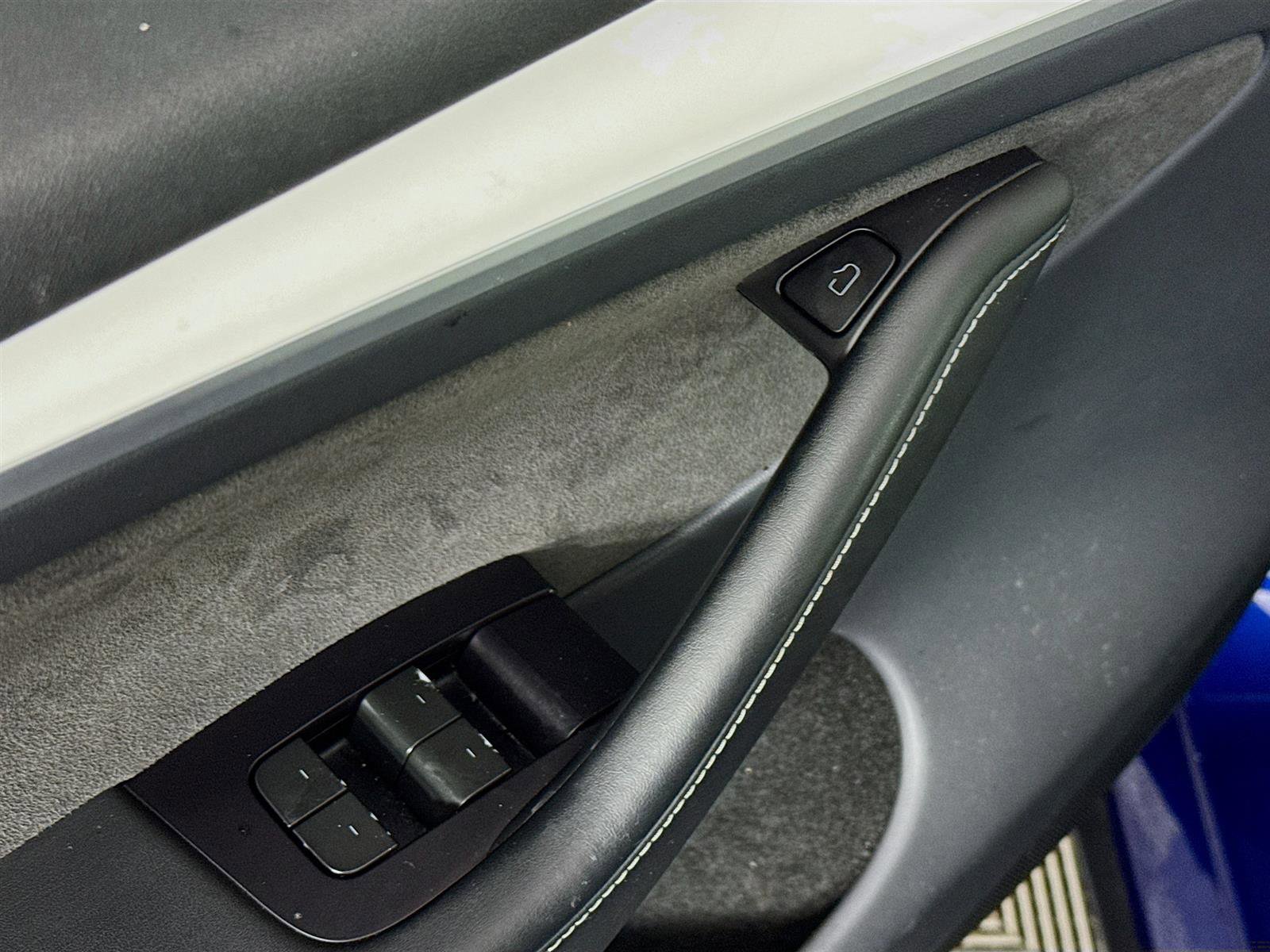 2023 Tesla Model Y Long Range photo 17