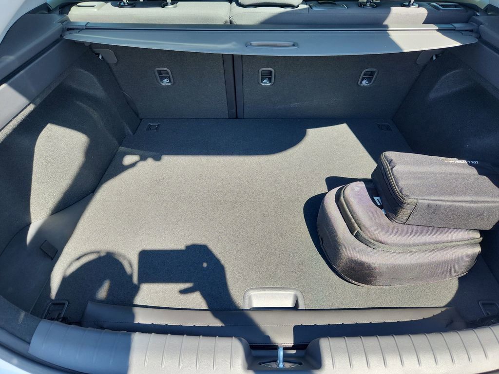 2019 Hyundai Ioniq Plug-In Hybrid photo 19