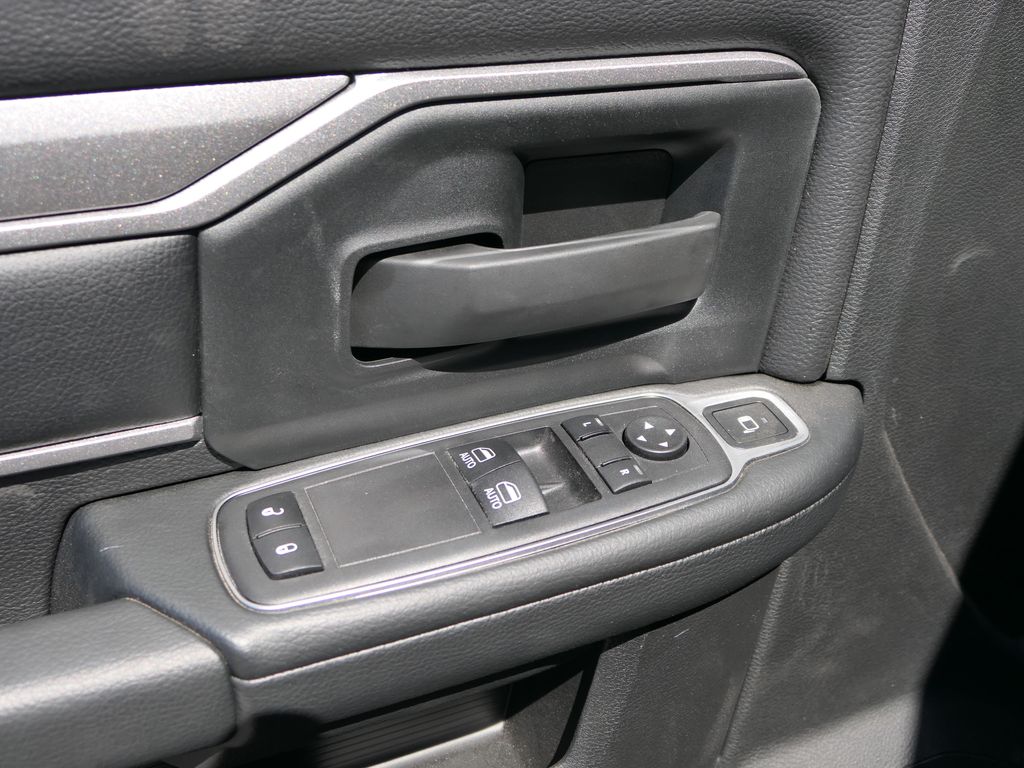 2024 Ram 3500 Tradesman SLT photo 13
