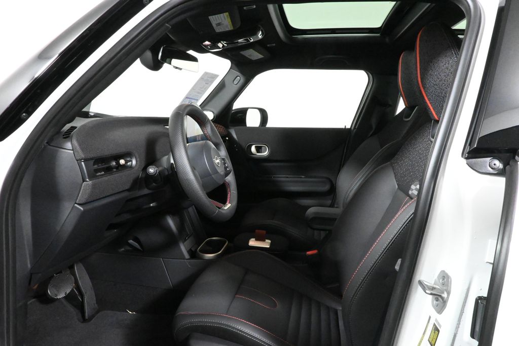 2026 Mini Cooper 4 Door Hardtop S Iconic photo 2