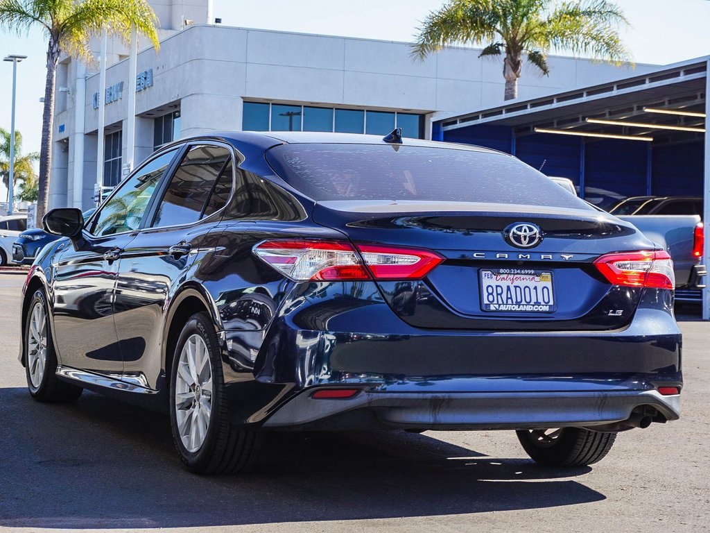 2020 Toyota Camry LE photo 4