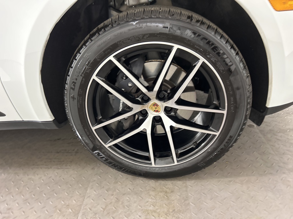 2025 Porsche Macan Base photo 11