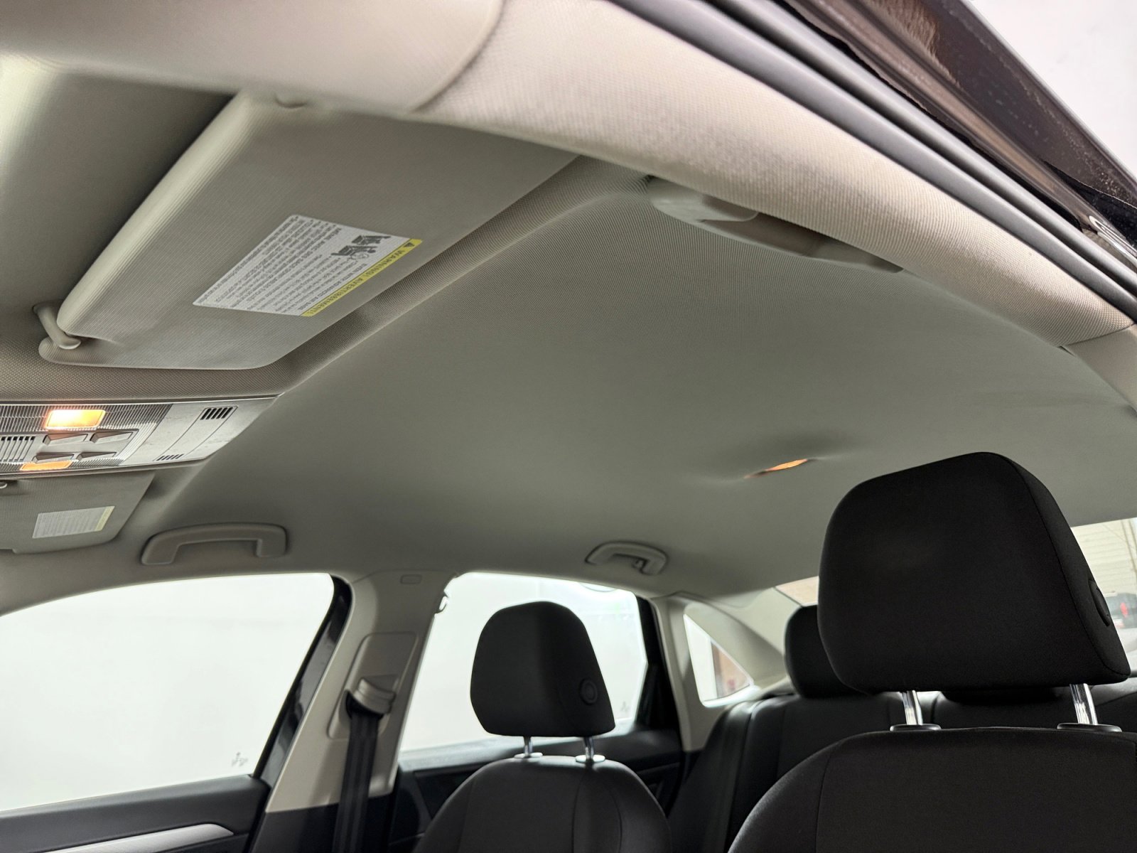 2021 Volkswagen Jetta SE R-Line photo 4