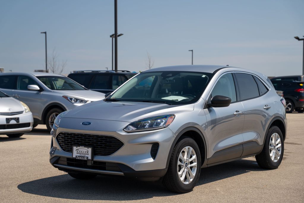 2022 Ford Escape SE photo 3