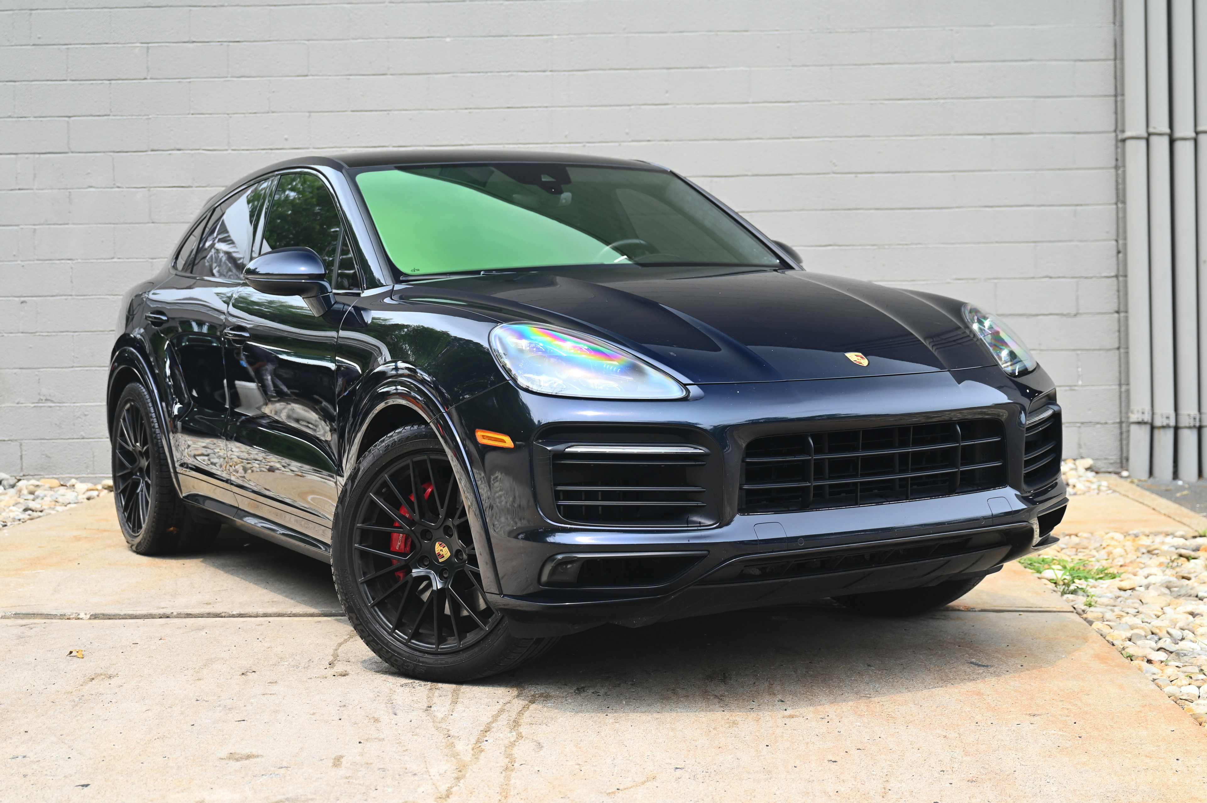 2021 Porsche Cayenne GTS Coupe photo 3