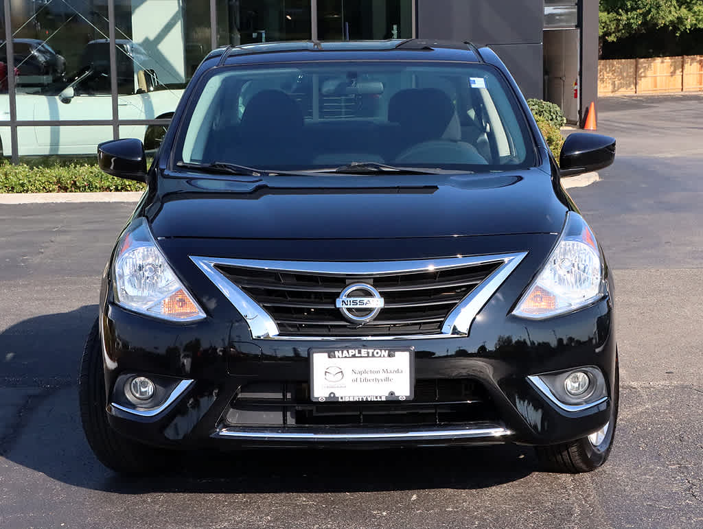 2018 Nissan Versa SV photo 4