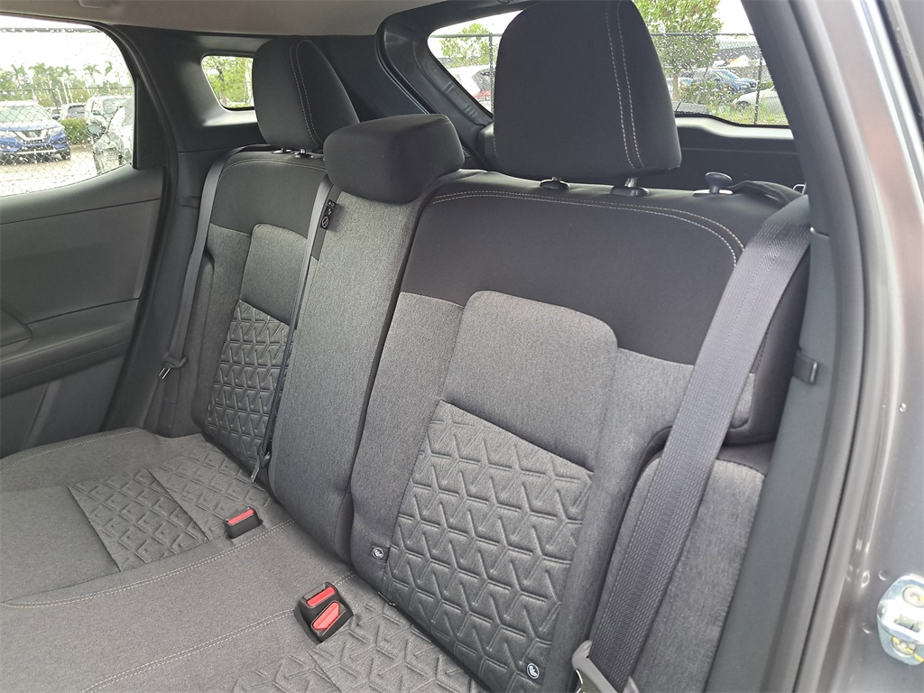 2026 Nissan Kicks SV photo 13