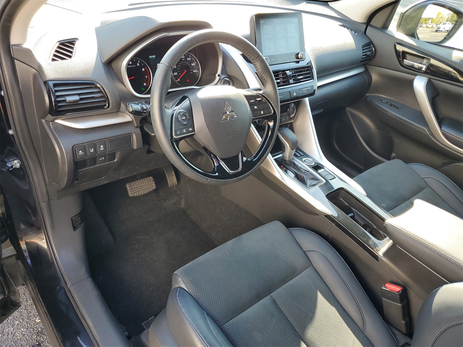 2024 Mitsubishi Eclipse Cross SE photo 6