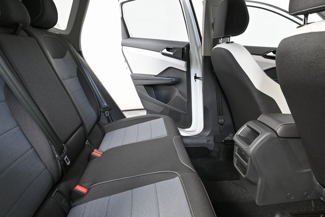 2025 Volkswagen Taos S photo 17
