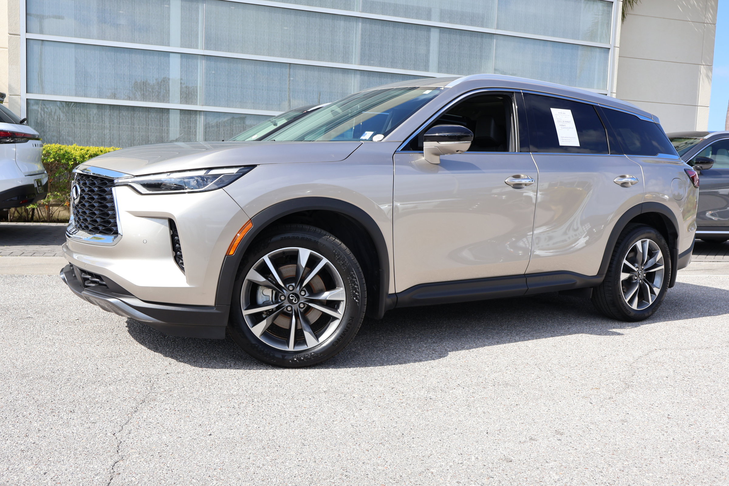 2022 INFINITI QX60 LUXE's photo