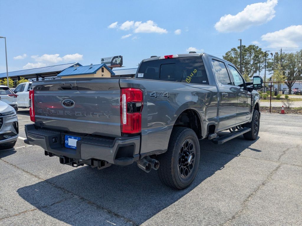 2025 Ford F-250 Lariat photo 4