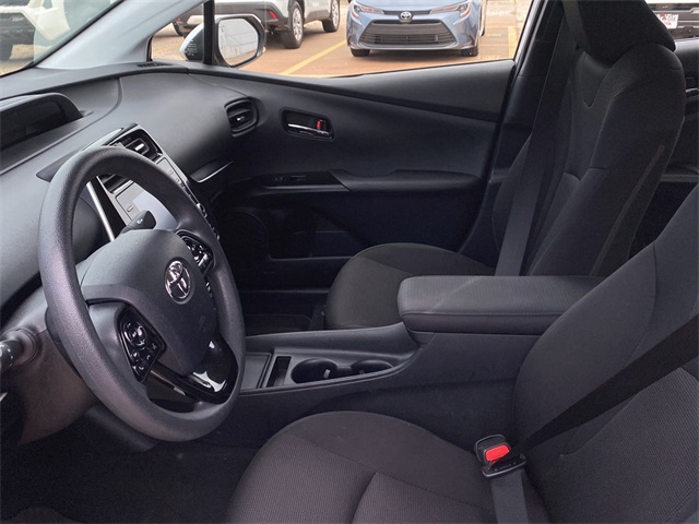 2022 Toyota Prius L photo 18
