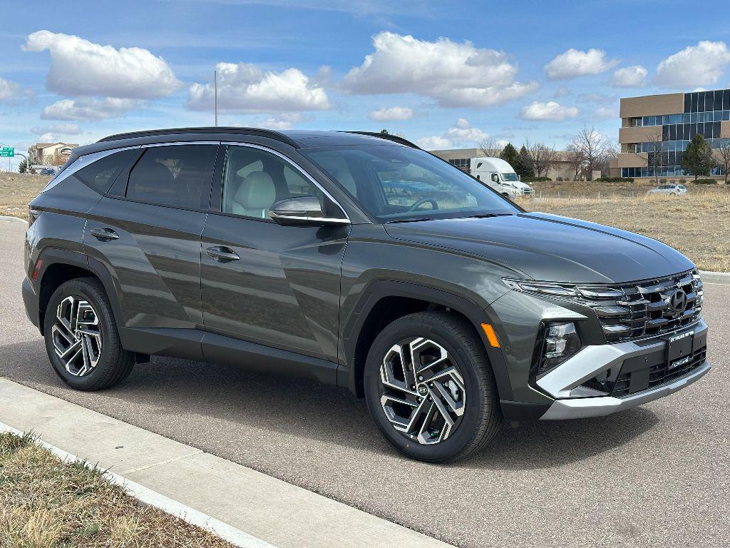 2025 Hyundai Tucson Hybrid Limited photo 3