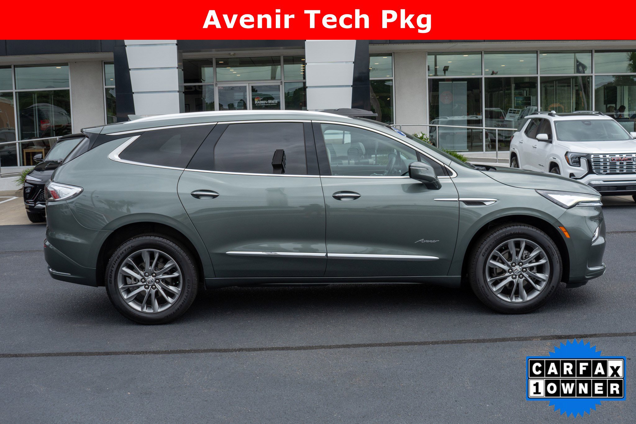 2023 Buick Enclave Avenir photo 2