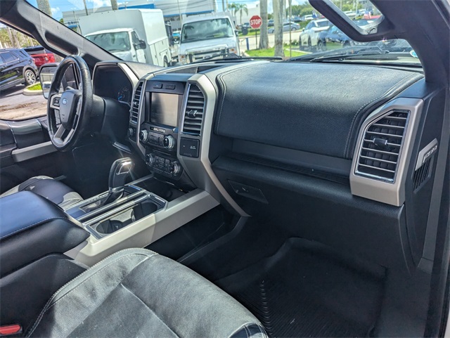2015 Ford F-150 Lariat photo 15