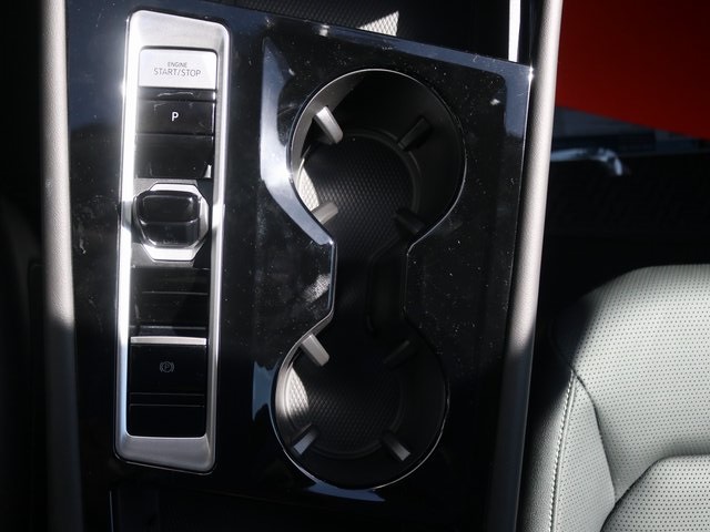 2025 Volkswagen Atlas SEL photo 19